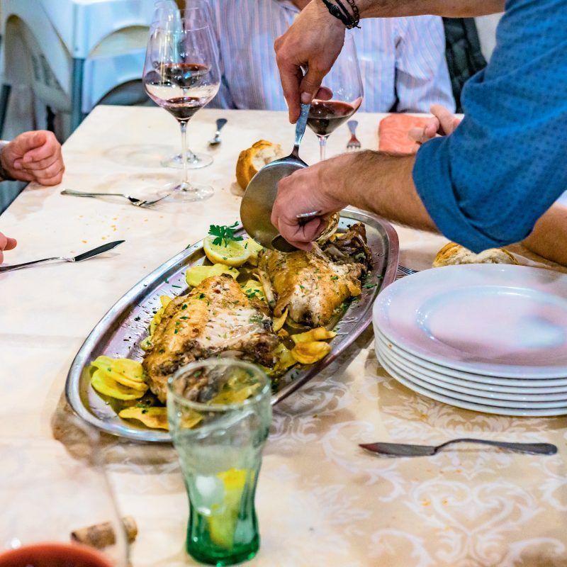 Imagen que muestra un plato de pescado